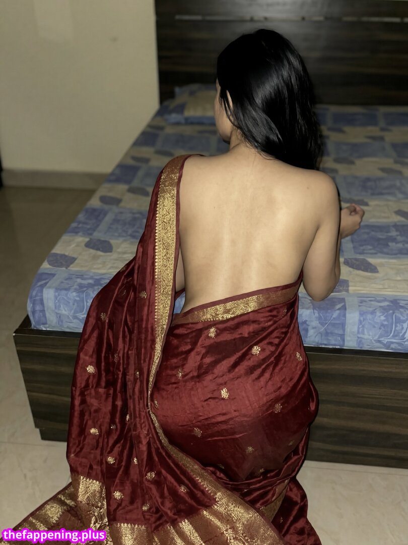Aania Sharma / aaniasharmaa / https: नग्न OnlyFans फोटो #14
