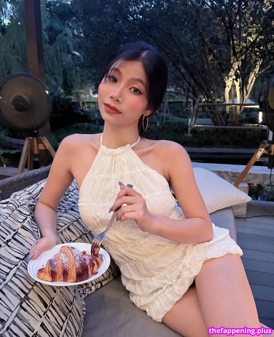 Saipetch B. / aaomhelloo Çıplak OnlyFans Fotoğrafı #91