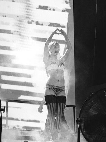 Full leaked Addison rae page private onlyfans photo