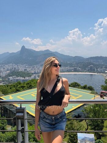 Full leaked Simgeniz/ private onlyfans photo