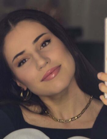 Full leaked Ailaughatmyownjokes private onlyfans photo