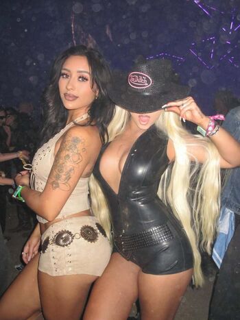 Full leaked Alabama barker private onlyfans photo