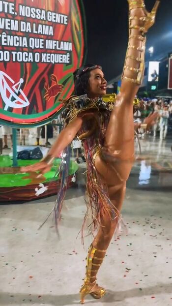 Full leaked Alane dias page private onlyfans photo