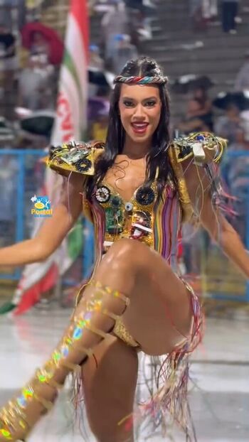 Full leaked Alane dias page private onlyfans photo