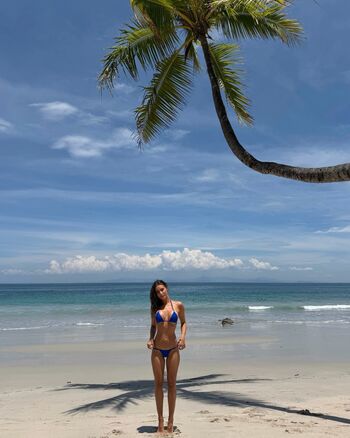 Full leaked Alannalouise private onlyfans photo