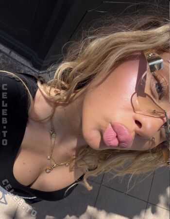 Full leaked Alessiasxr private onlyfans photo