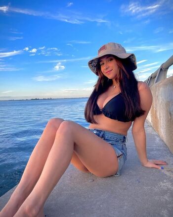 Full leaked Allyn private onlyfans photo