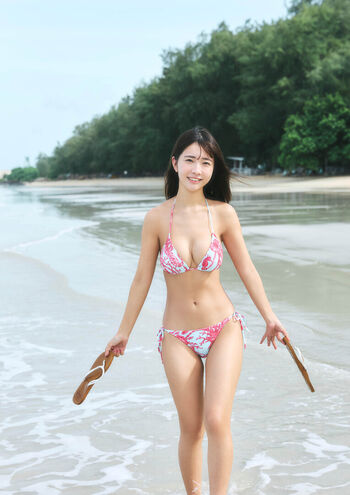 Amau Kisumi 天羽希純