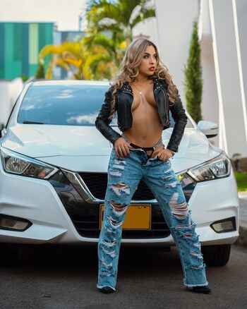 Full leaked Ambar simson page private onlyfans photo