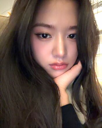 An Yujin 안유진 |