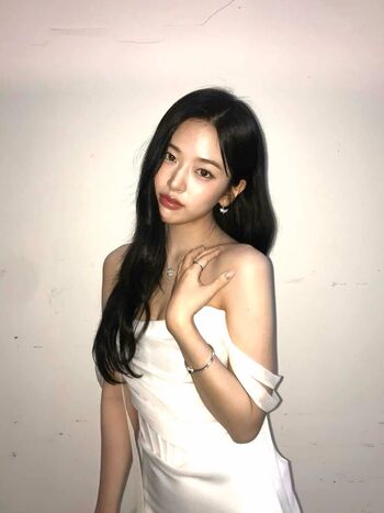 An Yujin 안유진 |