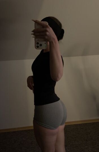 Full leaked Karen cardona/ private onlyfans photo