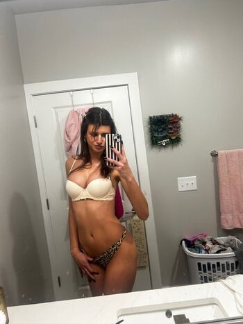 Full leaked Anngrayson private onlyfans photo