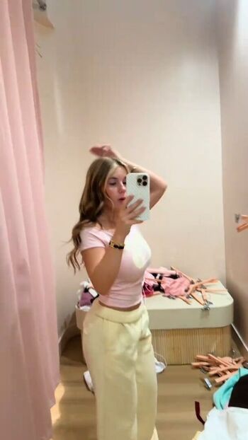 Full leaked Ariana white page private onlyfans photo