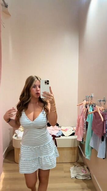 Full leaked Ariana white page private onlyfans photo