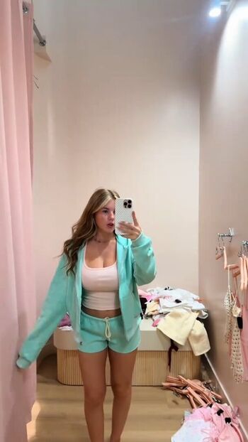 Full leaked Ariana white page private onlyfans photo