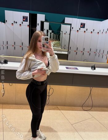 Full leaked Ariwwei private onlyfans photo