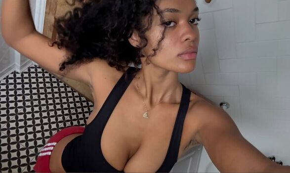 Full leaked Artsynya private onlyfans photo