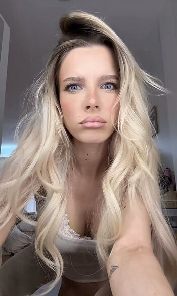 Ashley Matheson Smashedely