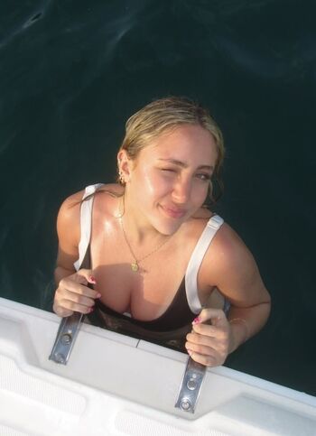 Full leaked Ava kolker private onlyfans photo