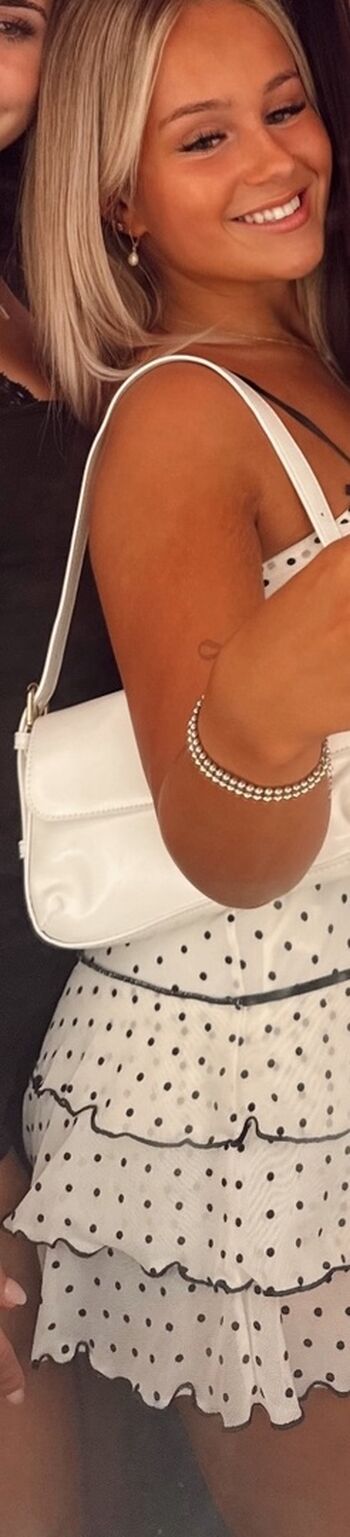 Full leaked Emmalov/ private onlyfans photo