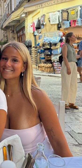 Full leaked Photohellll/ private onlyfans photo