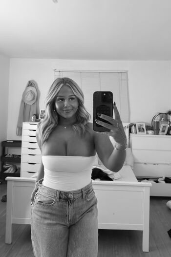 Full leaked Laura keller/ private onlyfans photo