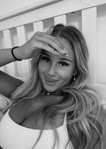 Full leaked Hailey queen/ private onlyfans photo