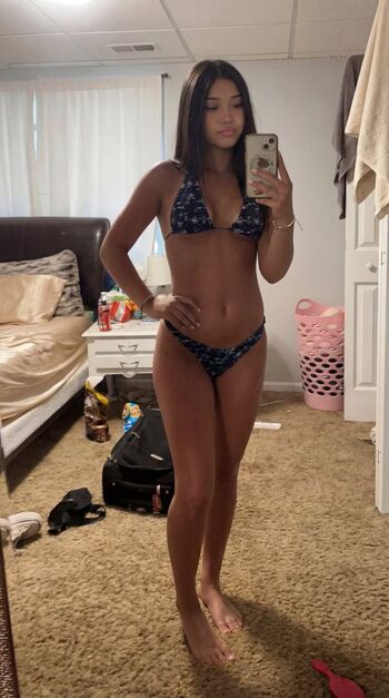 Full leaked Avameww private onlyfans photo