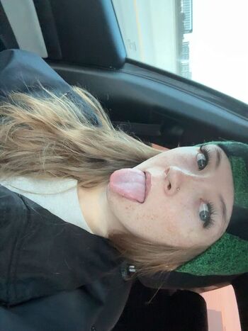 Full leaked Averyshipp private onlyfans photo