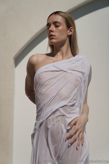 Avva Ballerina