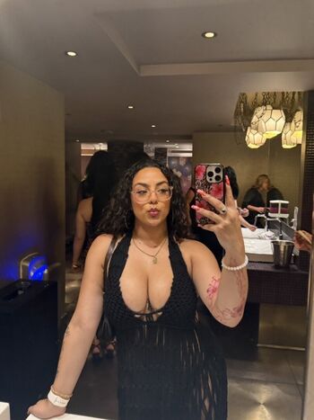 Full leaked Axhcaxh private onlyfans photo