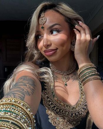 Full leaked Bangladeshi private onlyfans photo