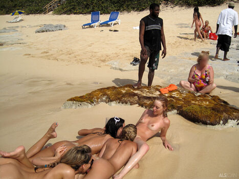 Beautiful Girls Groped