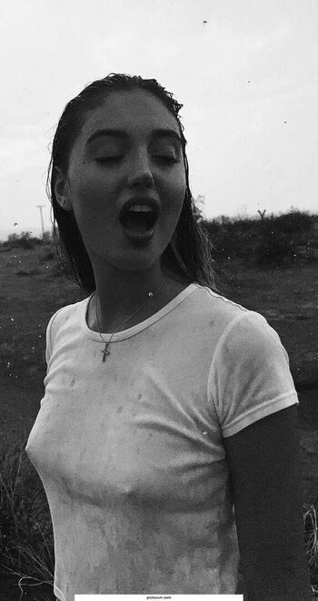 Full leaked Bella podaras private onlyfans photo