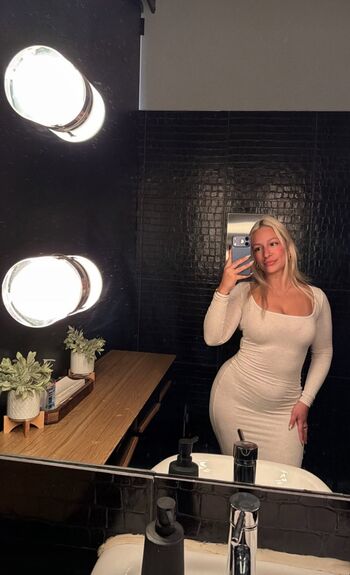 Full leaked Bella thiccc page private onlyfans photo