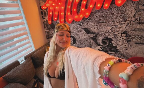 Full leaked Bella thiccc private onlyfans photo