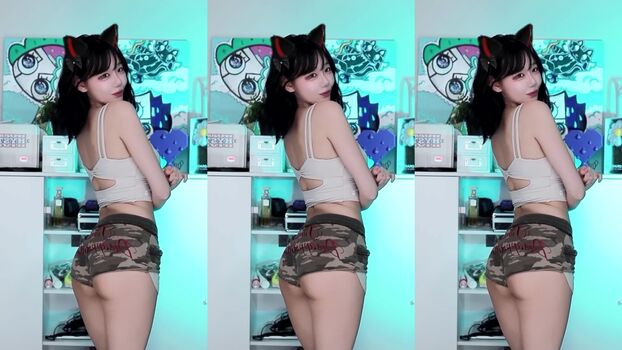 Full leaked Berry  page private onlyfans photo