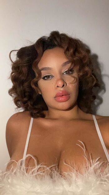 Full leaked Beurettine private onlyfans photo