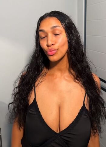 Full leaked Bigdiamondgirl private onlyfans photo