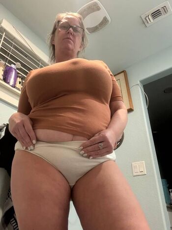 bigtittycougar