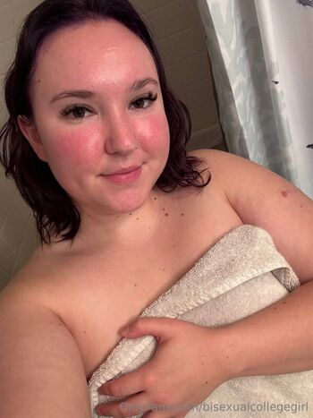 bisexualcollegegirl