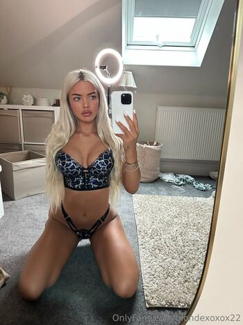 blondexoxox22