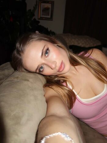 Blondinka Drive Angelina