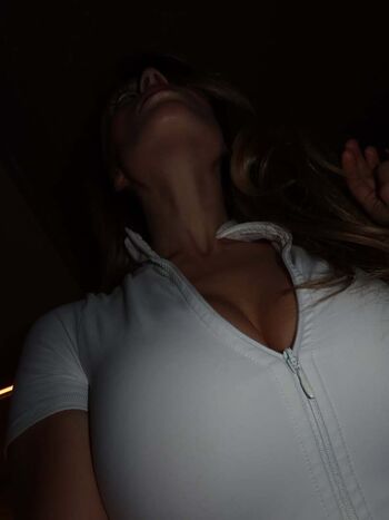 Blondinka Drive Angelina