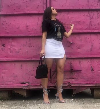 Brittany Weinberg Mymomcallsmeboodles