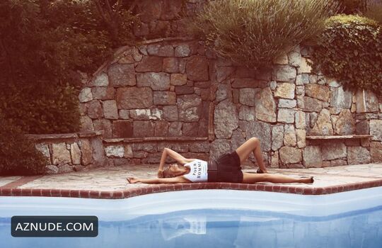 Full leaked Burcu esmersoy private onlyfans photo