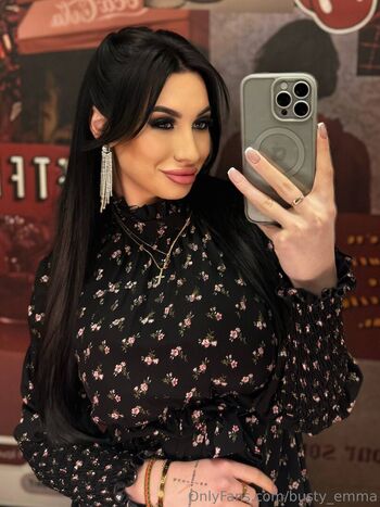 busty_emma