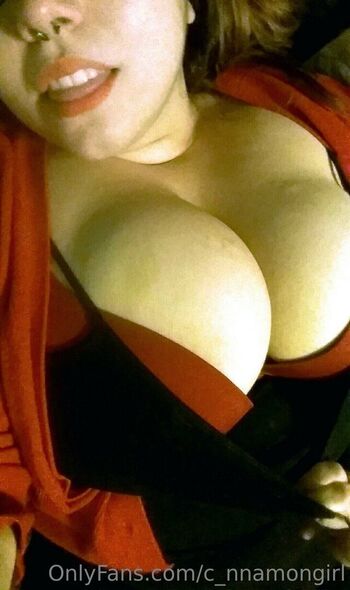 c_nnamongirl