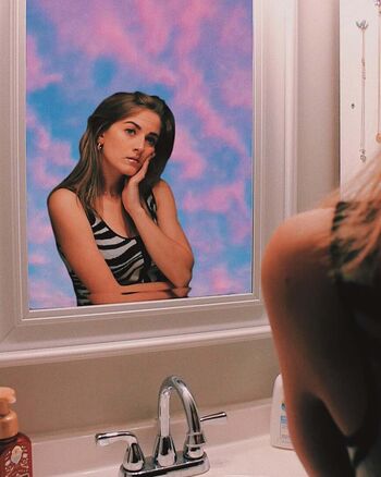 Caitlin Marie Reacts